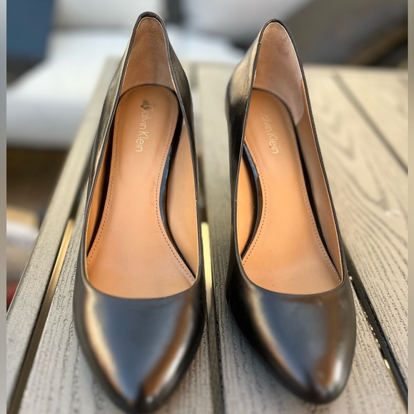 Calvin Klein Black Leather Heels - Size 8 - Picture 7 of 8